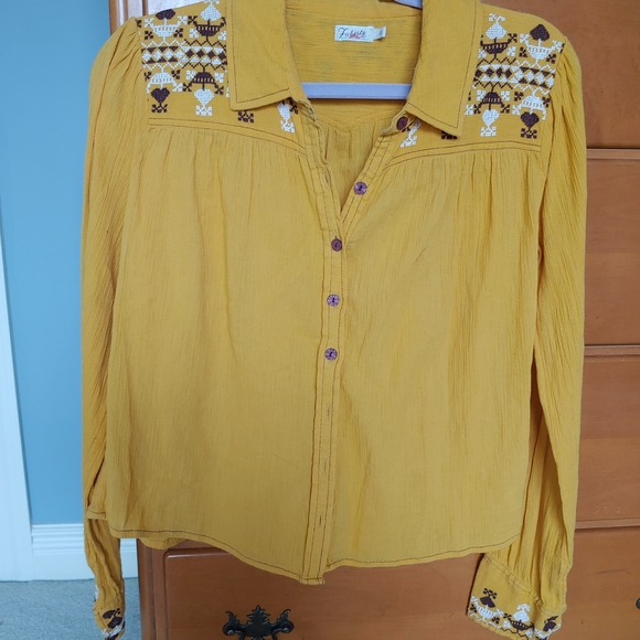 Faherty Yellow Embroidered Women's Top - Picture 8 of 8
